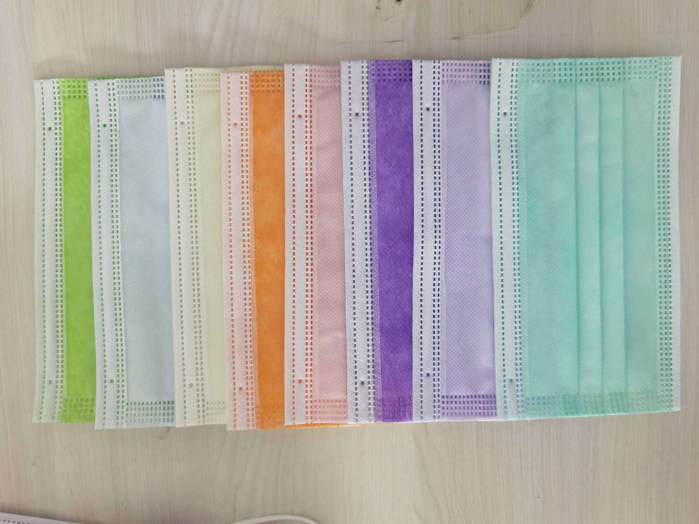 Perfume Mask Purple yellow yellow powder Sky Blue Green Bright Red colorful Orange melt Spray Cloth brand New color box Perfume Mask Purple yellow yellow powder Sky Blue Green Bright Red colorful Orange melt Spray Cloth brand New color box