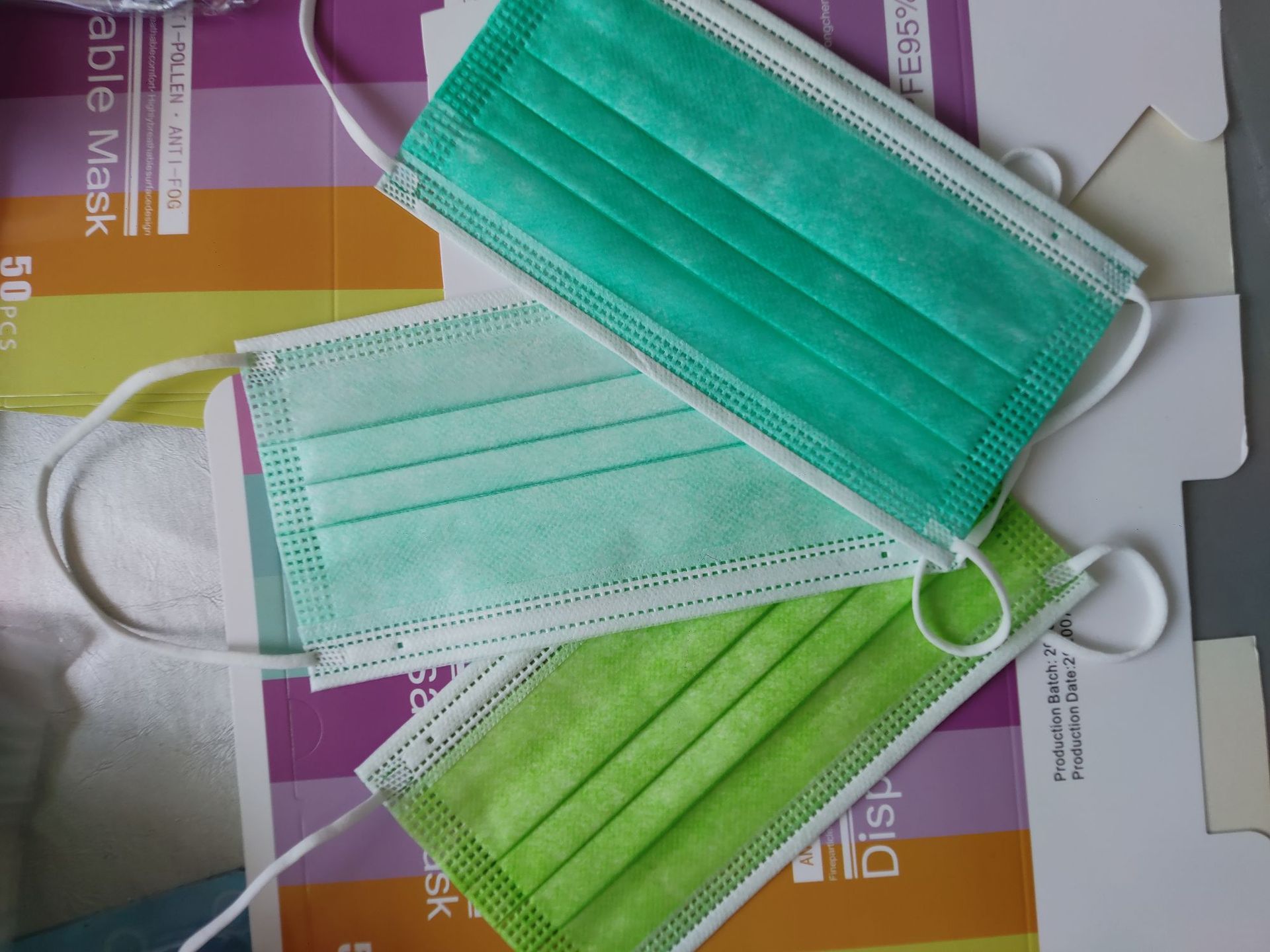 Perfume Mask Purple yellow yellow powder Sky Blue Green Bright Red colorful Orange melt Spray Cloth brand New color box Perfume Mask Purple yellow yellow powder Sky Blue Green Bright Red colorful Orange melt Spray Cloth brand New color box