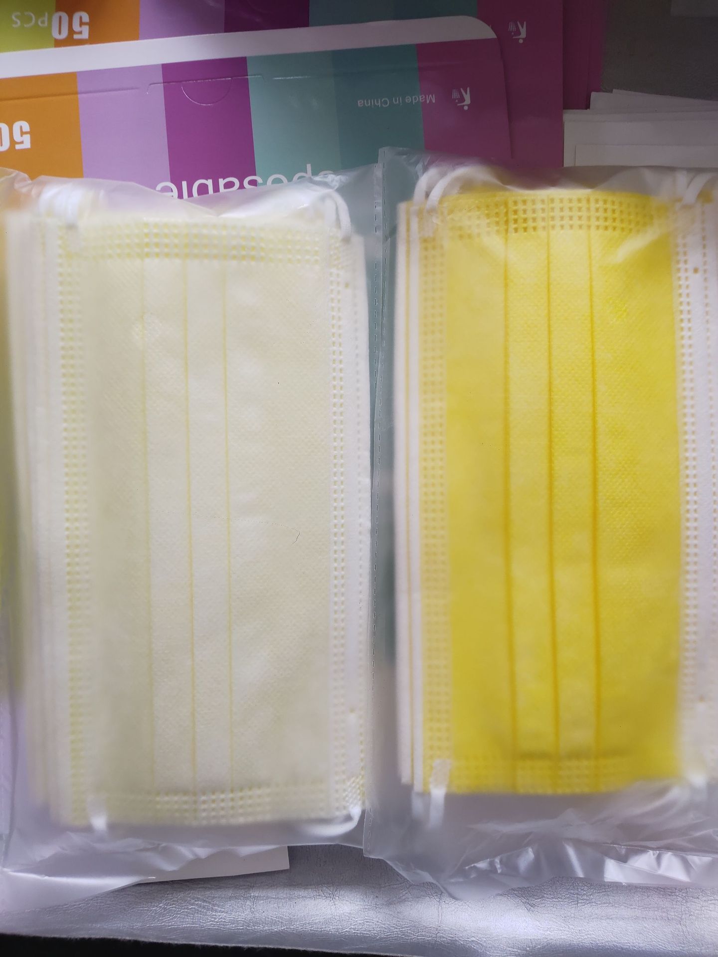 Perfume Mask Purple yellow yellow powder Sky Blue Green Bright Red colorful Orange melt Spray Cloth brand New color box Perfume Mask Purple yellow yellow powder Sky Blue Green Bright Red colorful Orange melt Spray Cloth brand New color box