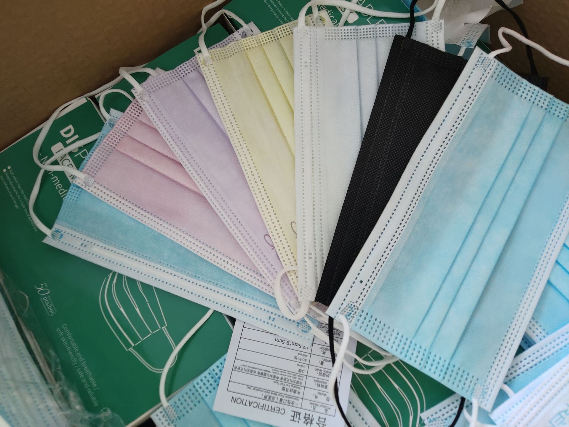 Perfume Mask Purple yellow yellow powder Sky Blue Green Bright Red colorful Orange melt Spray Cloth brand New color box Perfume Mask Purple yellow yellow powder Sky Blue Green Bright Red colorful Orange melt Spray Cloth brand New color box