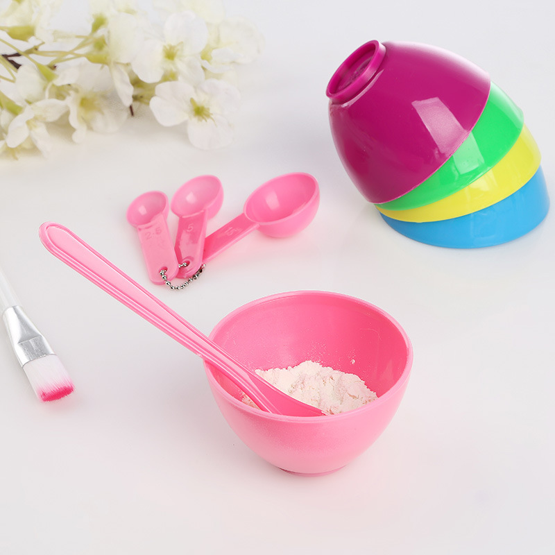 Korean diy beauty mask bowl set of makeup set of four pieces of plastic portable 4 in 1 mask kit wholesale Korean diy beauty mask bowl set of makeup set of four pieces of plastic portable 4 in 1 mask kit wholesale