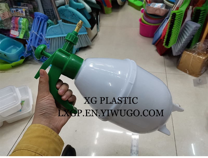 0.8/1.5/2L spray bottle sanitation epidemic prevention empty spray bottle gardening plant watering can durable sprayer