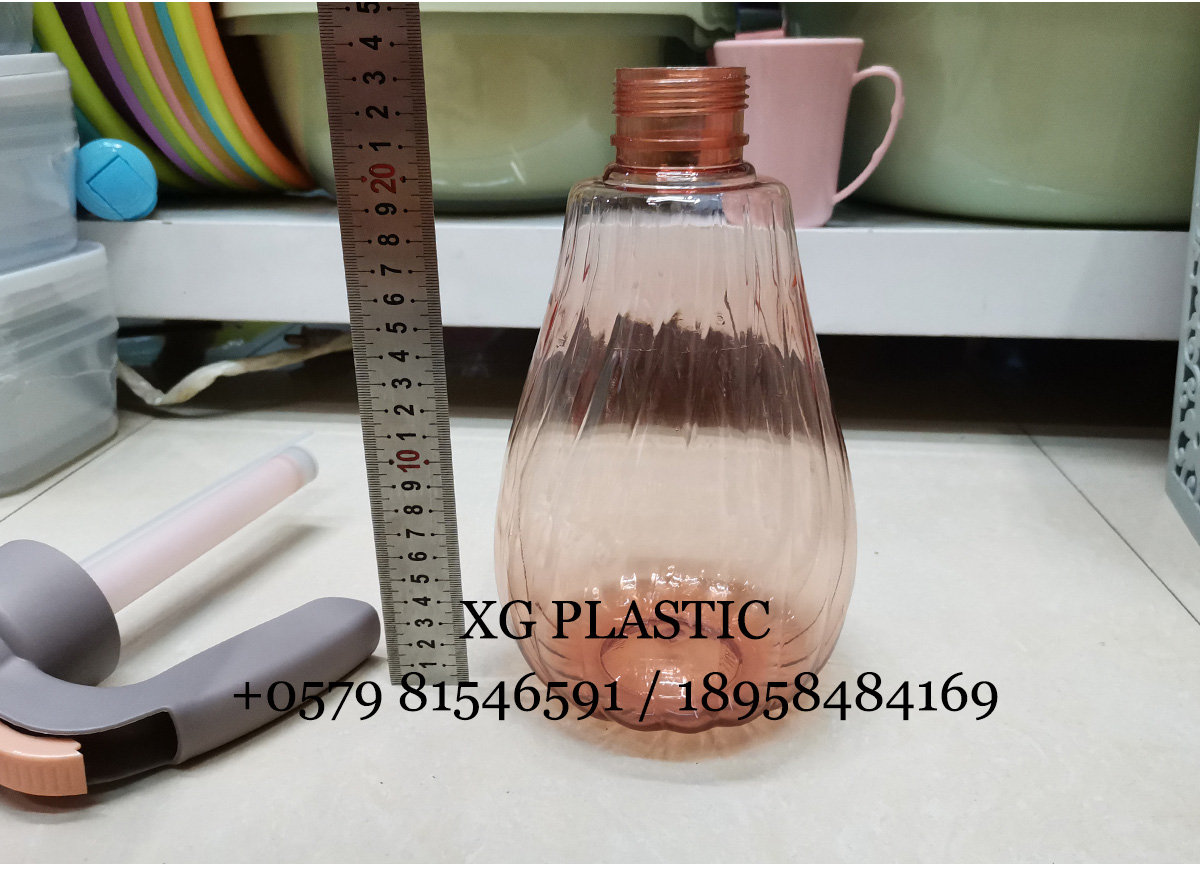 new arrival Sprinkling can 2L thickened plastic watering can fashion style garden watering tool household spray bottle