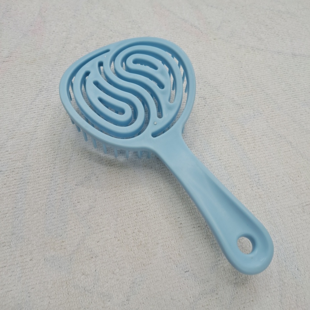 Comb Cute Japanese Girl Heart Bangs Portable Models Small Children Girl No Knot Anti-Static Not Easy to Break Comb Cute Japanese Girl Heart Bangs Portable Models Small Children Girl No Knot Anti-Static Not Easy to Break