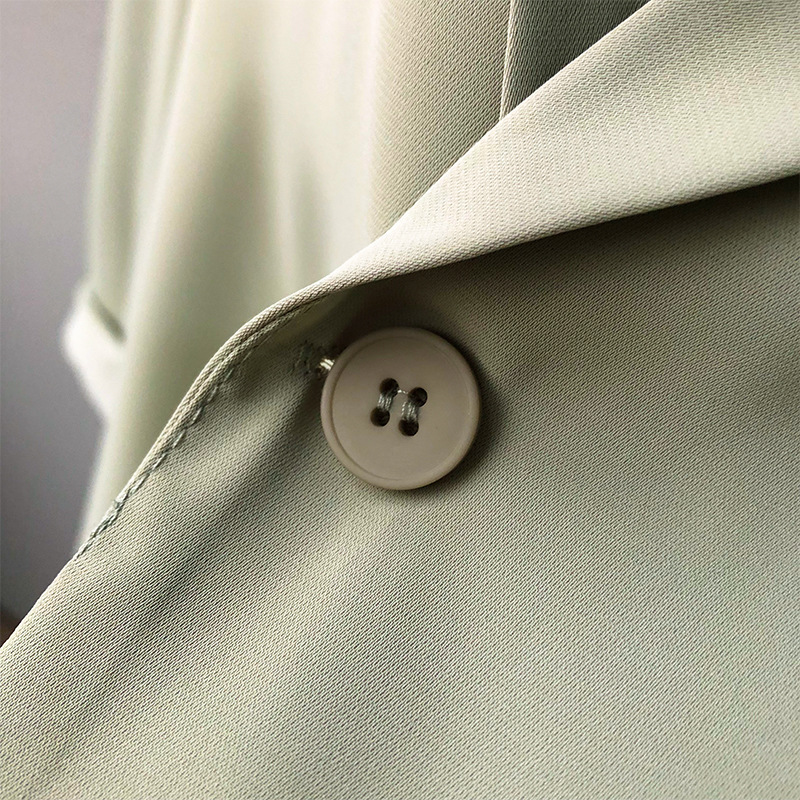 Summer 2020 new Korean web celebrity thin small suit jacket women's design sense of sunscreen loose suit 3355 Summer 2020 new Korean web celebrity thin small suit jacket women's design sense of sunscreen loose suit 3355