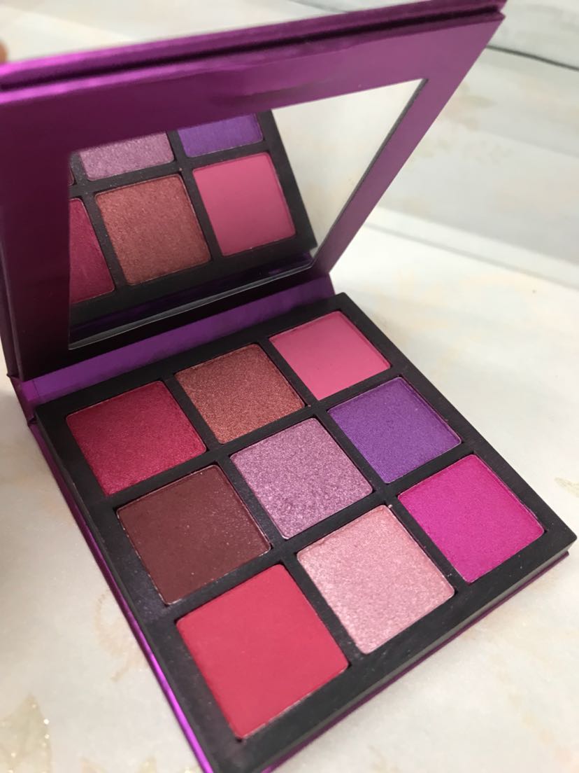 9 color paper and 11 sets of eye shadow in stock 9 color paper and 11 sets of eye shadow in stock