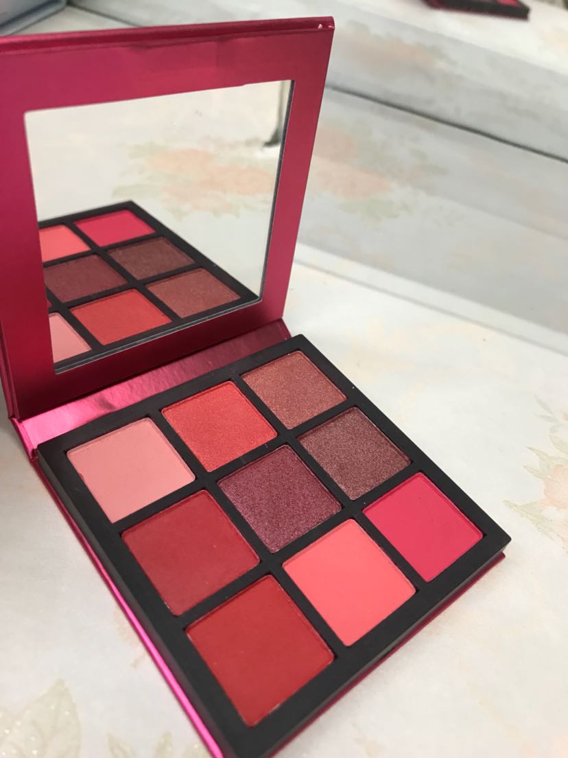 9 color paper and 11 sets of eye shadow in stock 9 color paper and 11 sets of eye shadow in stock