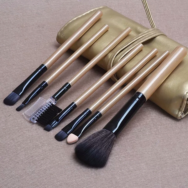 Colour makeup light 7 pieces of short pole 7 piece set of money clip makeup brush suit leather bag color.