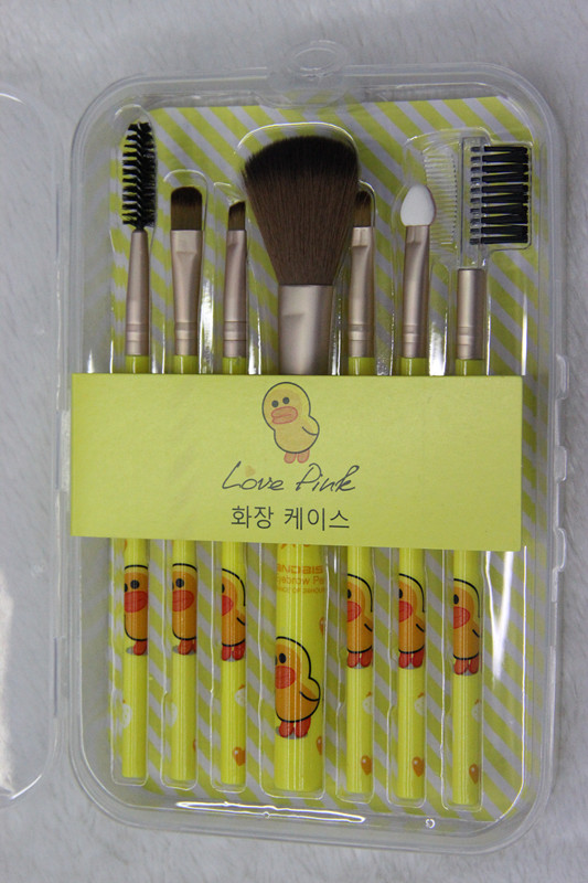 7 print makeup brush with plastic handle 7 print makeup brush with plastic handle
