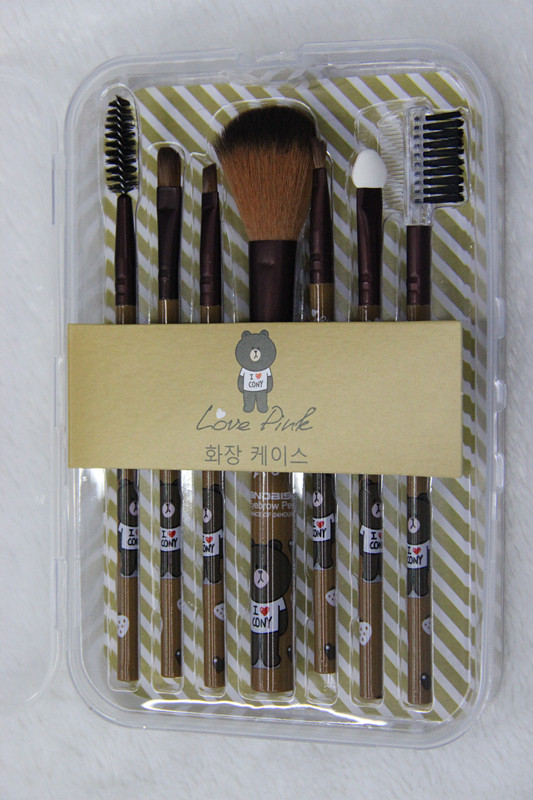 7 print makeup brush with plastic handle 7 print makeup brush with plastic handle