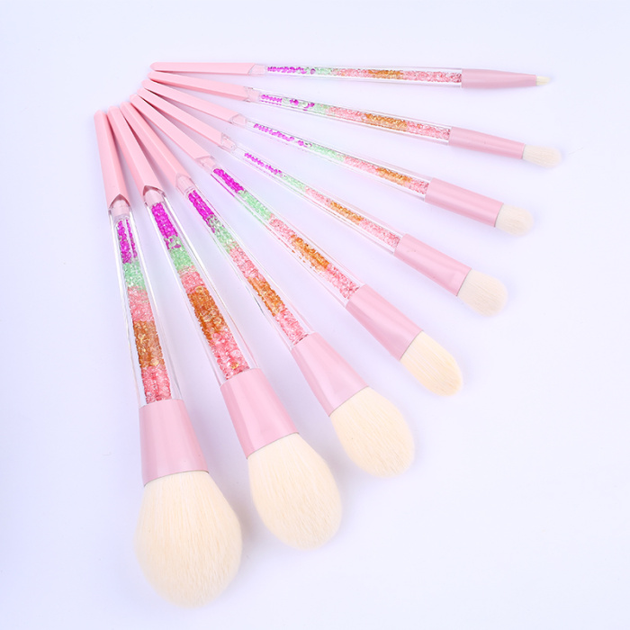 The new 8 pink diamonds makeup brush