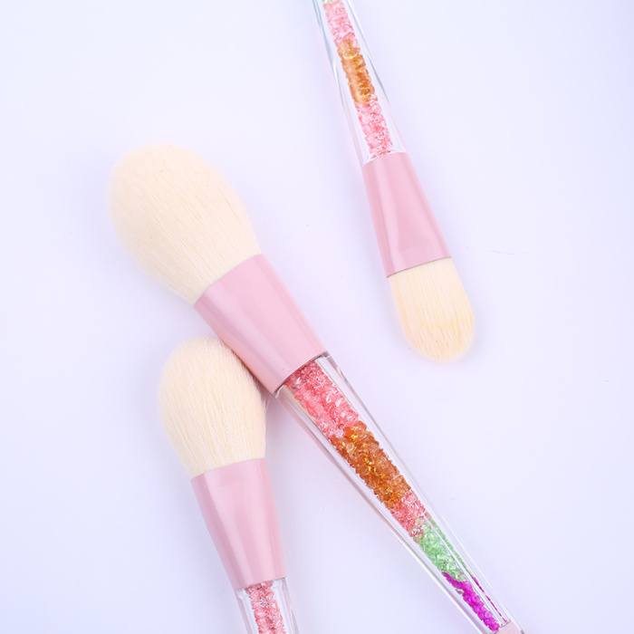The new 8 pink diamonds makeup brush