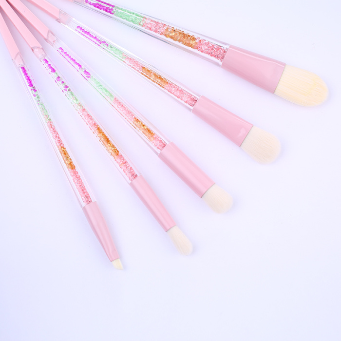 The new 8 pink diamonds makeup brush