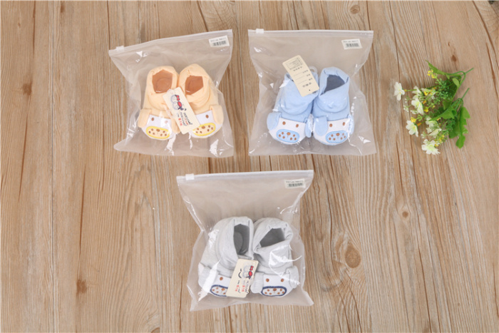 Xueliwa combed cotton baby shoes embroidered dog shoes soft solo baby shoes