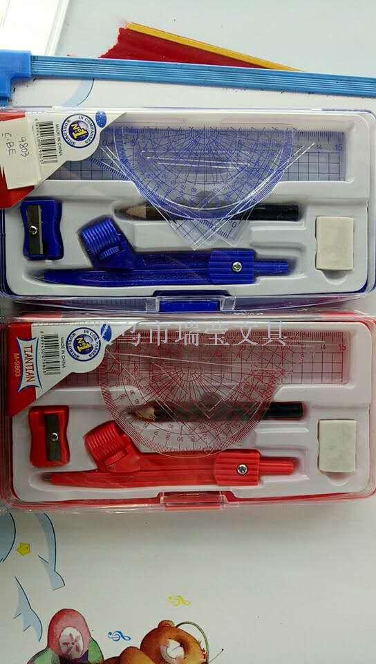 Compasses set for students plastic Compasses sold in foreign trade wholesale