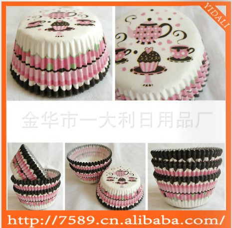 Customized paper cup valentine's day exquisite heart design cake paper cup. Customized paper cup valentine's day exquisite heart design cake paper cup.