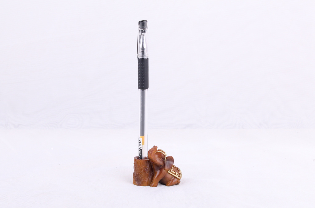 Resin Crafts Creative Wood Color Small Pencil Vase Decoration Living Room Office Study Pen Holder Decorations