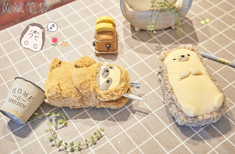 Plush pen bag creative personality wacky cute pencil-box female simple large capacity pupil pencil-box male Plush pen bag creative personality wacky cute pencil-box female simple large capacity pupil pencil-box male