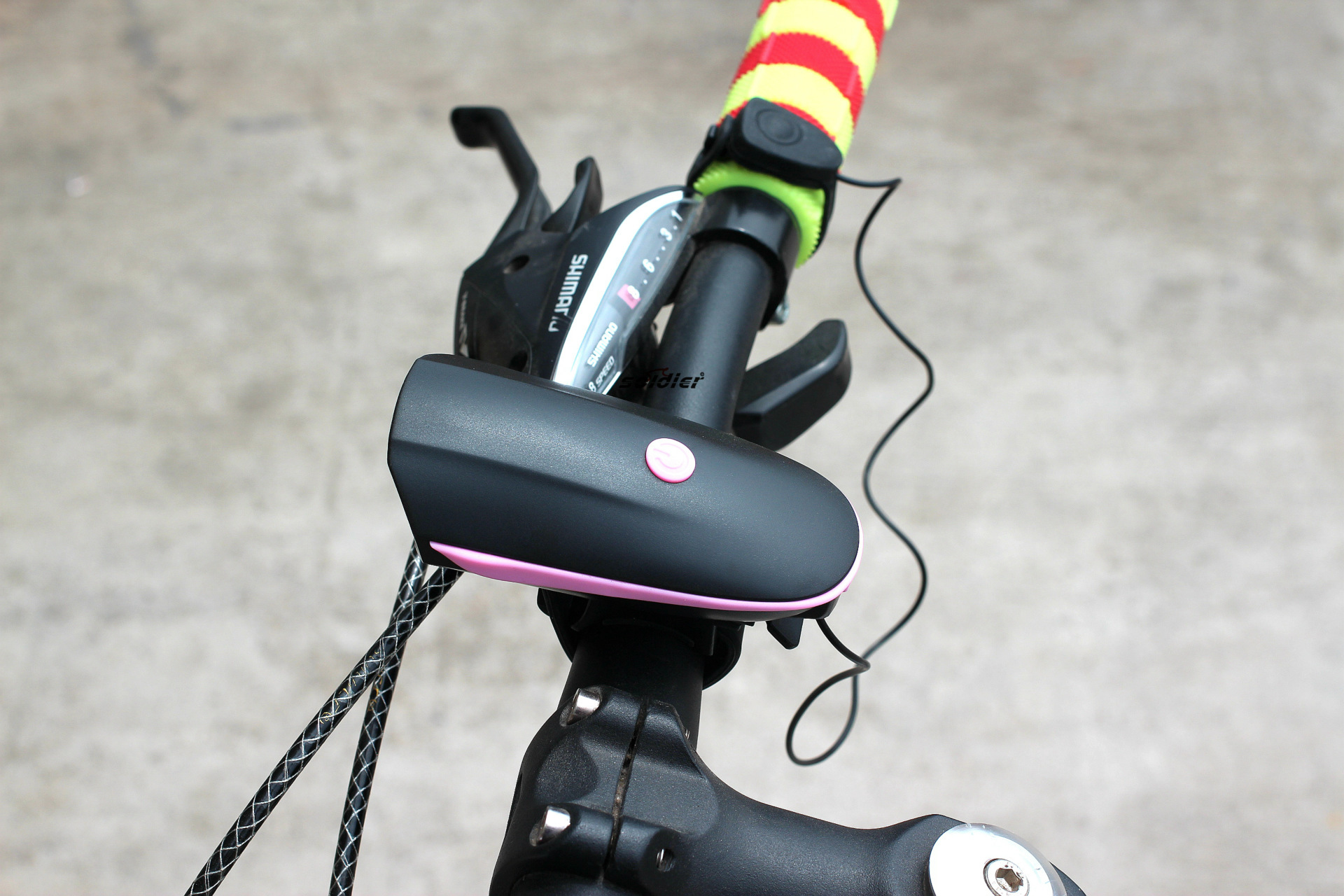 Bicycle electric horn mountain bike riding equipment electric horn multiple decibels/super large vocal cord lamp horn Bicycle electric horn mountain bike riding equipment electric horn multiple decibels/super large vocal cord lamp horn