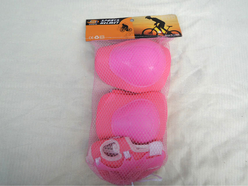 Small landmine thick protective equipment skating riding 6 pieces protective equipment children's hot sale sports set Small landmine thick protective equipment skating riding 6 pieces protective equipment children's hot sale sports set
