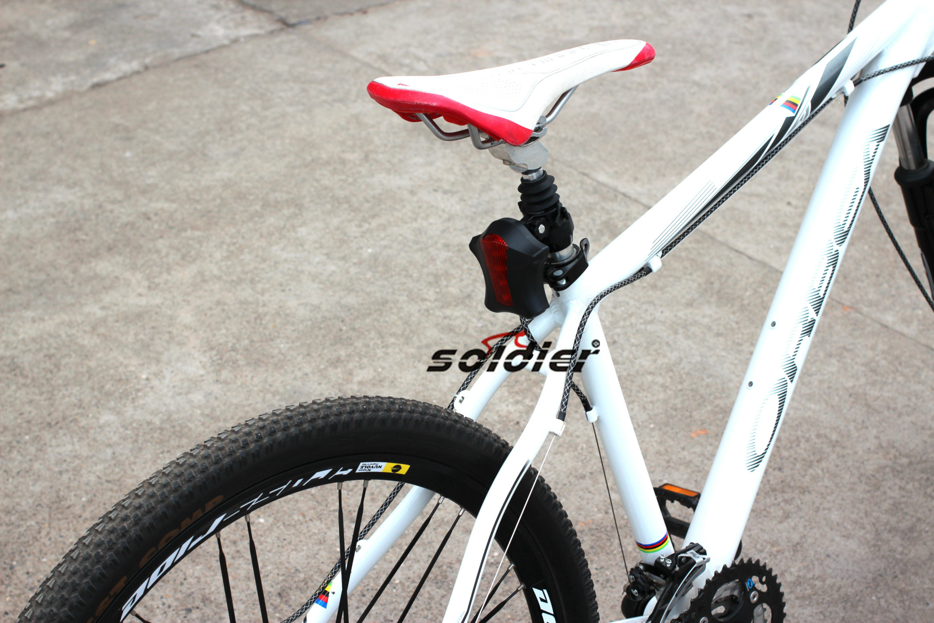 New bicycle laser taillight night riding equipment/sj-10292 New bicycle laser taillight night riding equipment/sj-10292