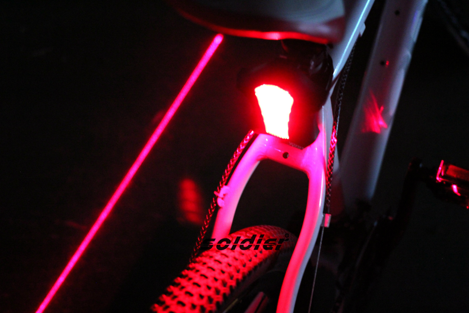 New bicycle laser taillight night riding equipment/sj-10292 New bicycle laser taillight night riding equipment/sj-10292
