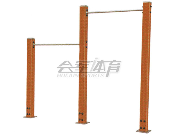 In the two steel bar outdoor fitness equipment In the two steel bar outdoor fitness equipment