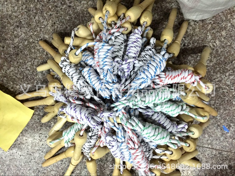 Manufacturers direct marketing sponge wooden handle children playing rope can do sports supplies fitness equipment gift single playing rope
