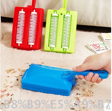 Household double roller type dust cleaning brush carpet cleaning and cleaning brush for cleaning and cleaning brush.