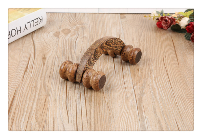 Fine Wooden four wheel massager wooden roller massage through the meridian Fine Wooden four wheel massager wooden roller massage through the meridian