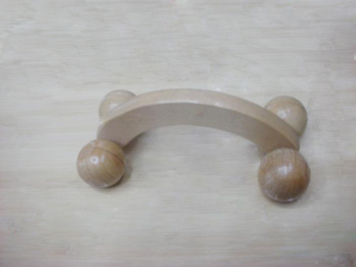 Wooden roller Massager four wheel Massager