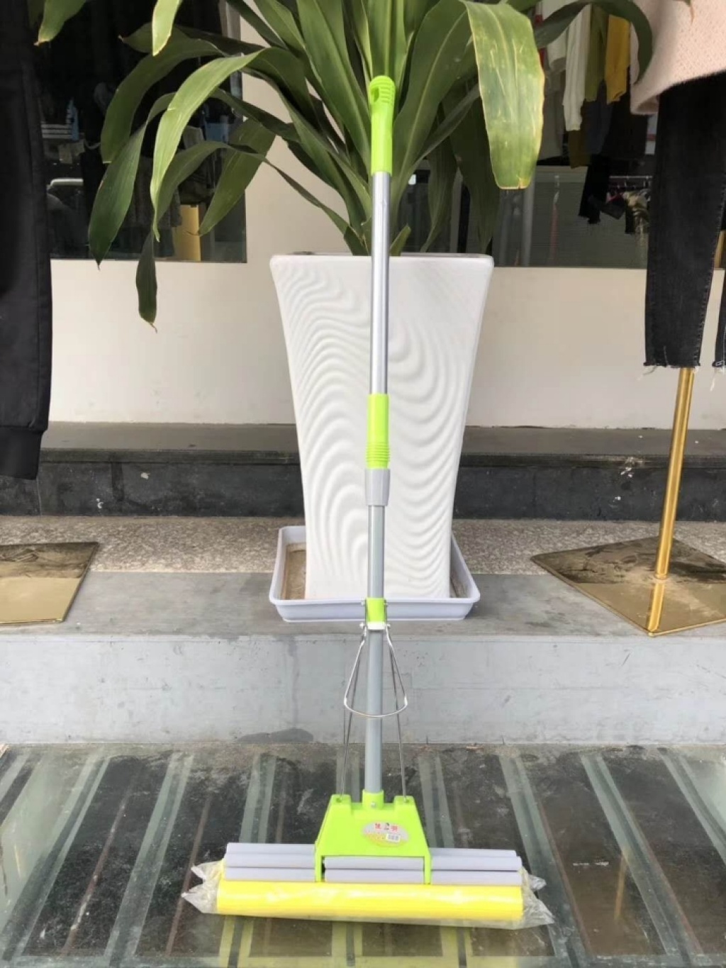 27CM soft cotton double pressure collodion towing household multi-function roller mop, hand washable, retractable absorbent sponge mop 27CM soft cotton double pressure collodion towing household multi-function roller mop, hand washable, retractable absorbent sponge mop