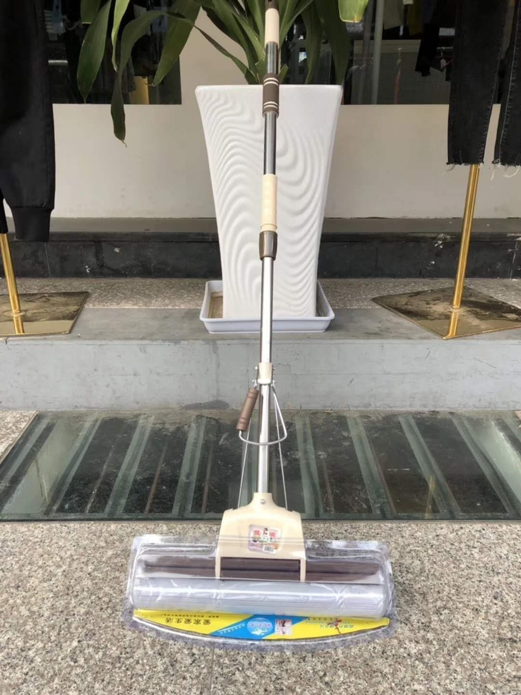 27CM soft cotton double pressure collodion towing household multi-function roller mop, hand washable, retractable absorbent sponge mop 27CM soft cotton double pressure collodion towing household multi-function roller mop, hand washable, retractable absorbent sponge mop