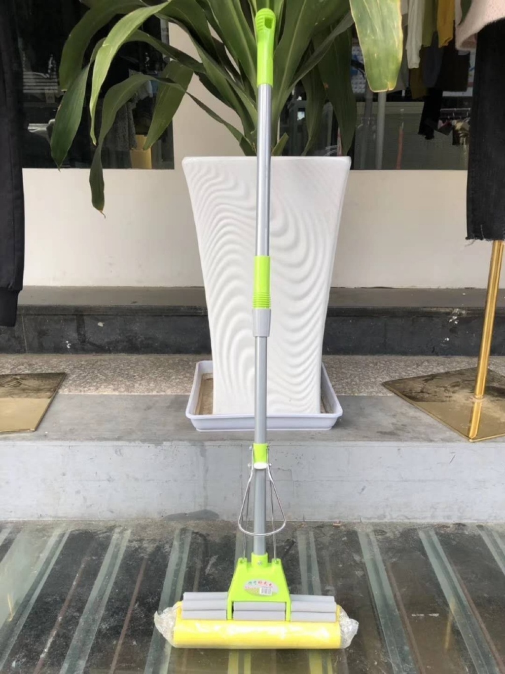 27CM soft cotton double pressure collodion towing household multi-function roller mop, hand washable, retractable absorbent sponge mop 27CM soft cotton double pressure collodion towing household multi-function roller mop, hand washable, retractable absorbent sponge mop