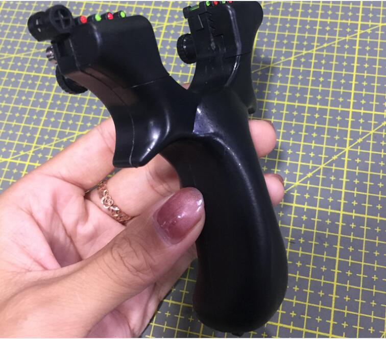 Manufacturers wholesale new dragon resin fast 98K flat leather slingshot hot hot style Manufacturers wholesale new dragon resin fast 98K flat leather slingshot hot hot style