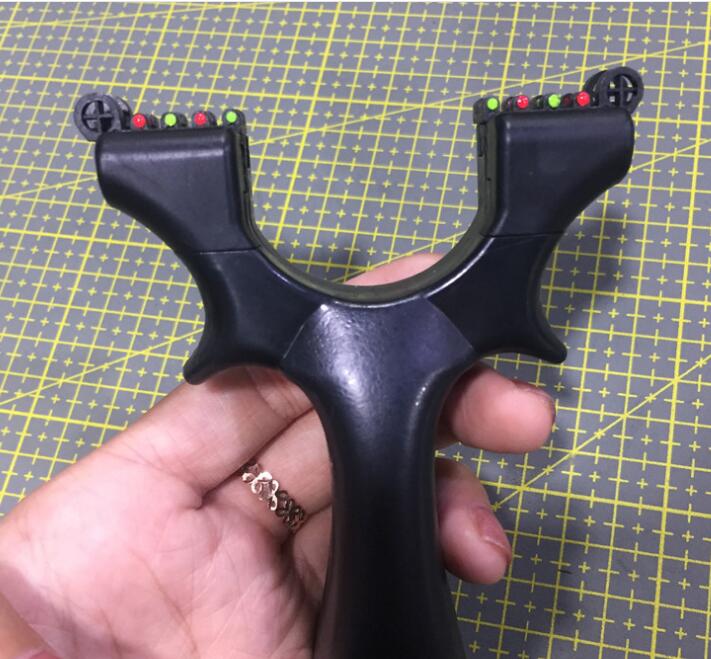 Manufacturers wholesale new dragon resin fast 98K flat leather slingshot hot hot style Manufacturers wholesale new dragon resin fast 98K flat leather slingshot hot hot style