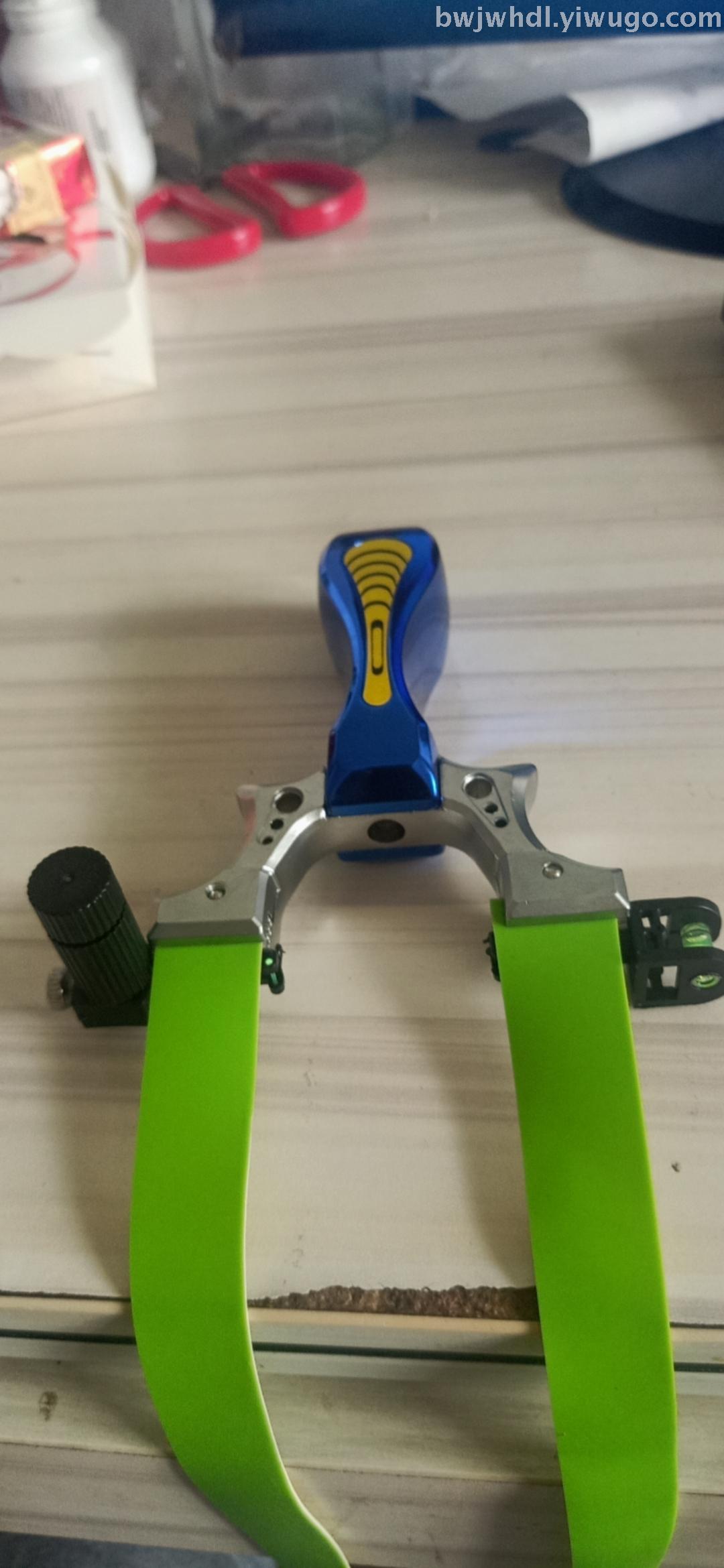 Manufacturers wholesale flat cobra elastic quick pressure shooting supplies outdoor slingshot Manufacturers wholesale flat cobra elastic quick pressure shooting supplies outdoor slingshot