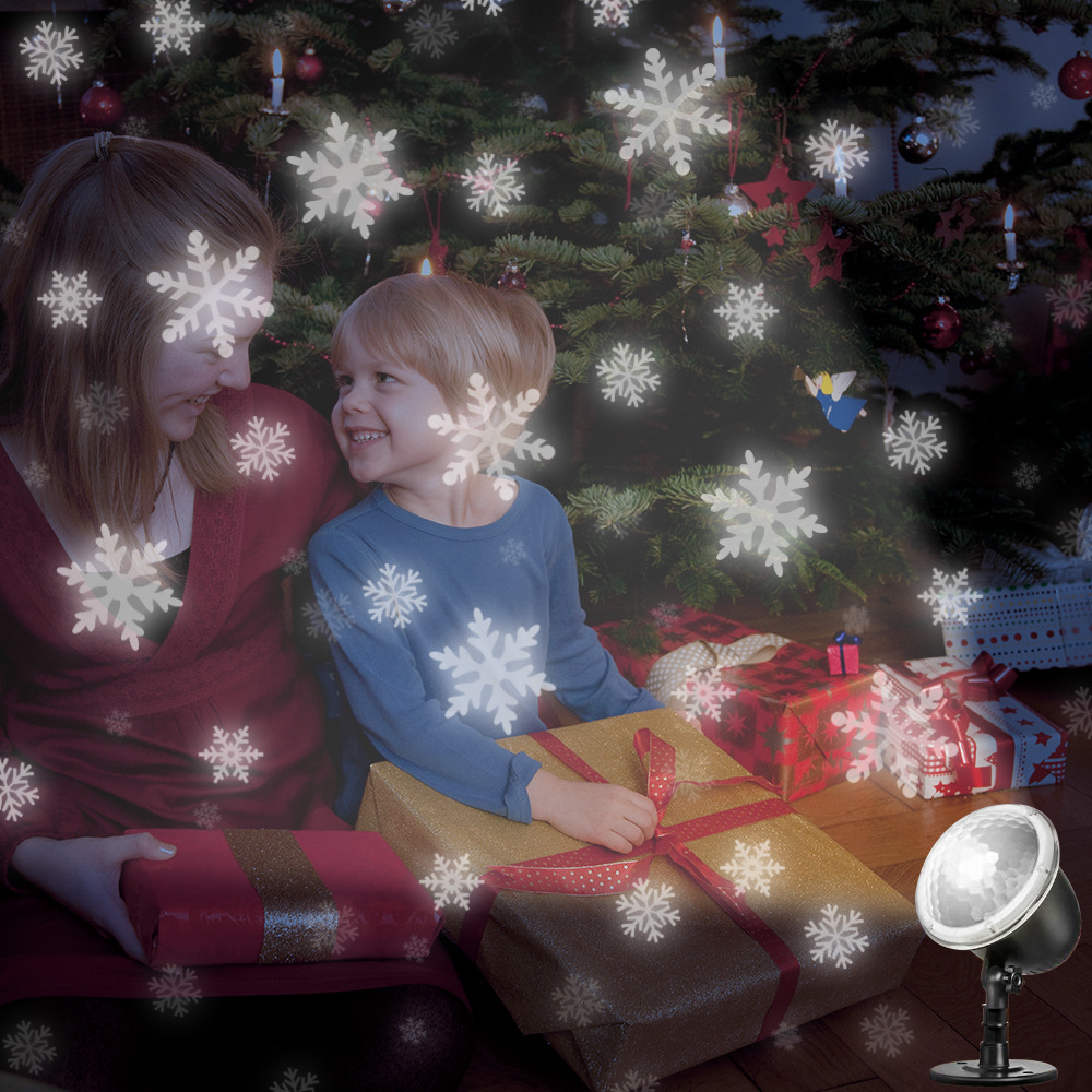 Dynamic Snowflake Projection Lamp Outdoor Waterproof RF Remote Control Snow Light Lawn Lamp