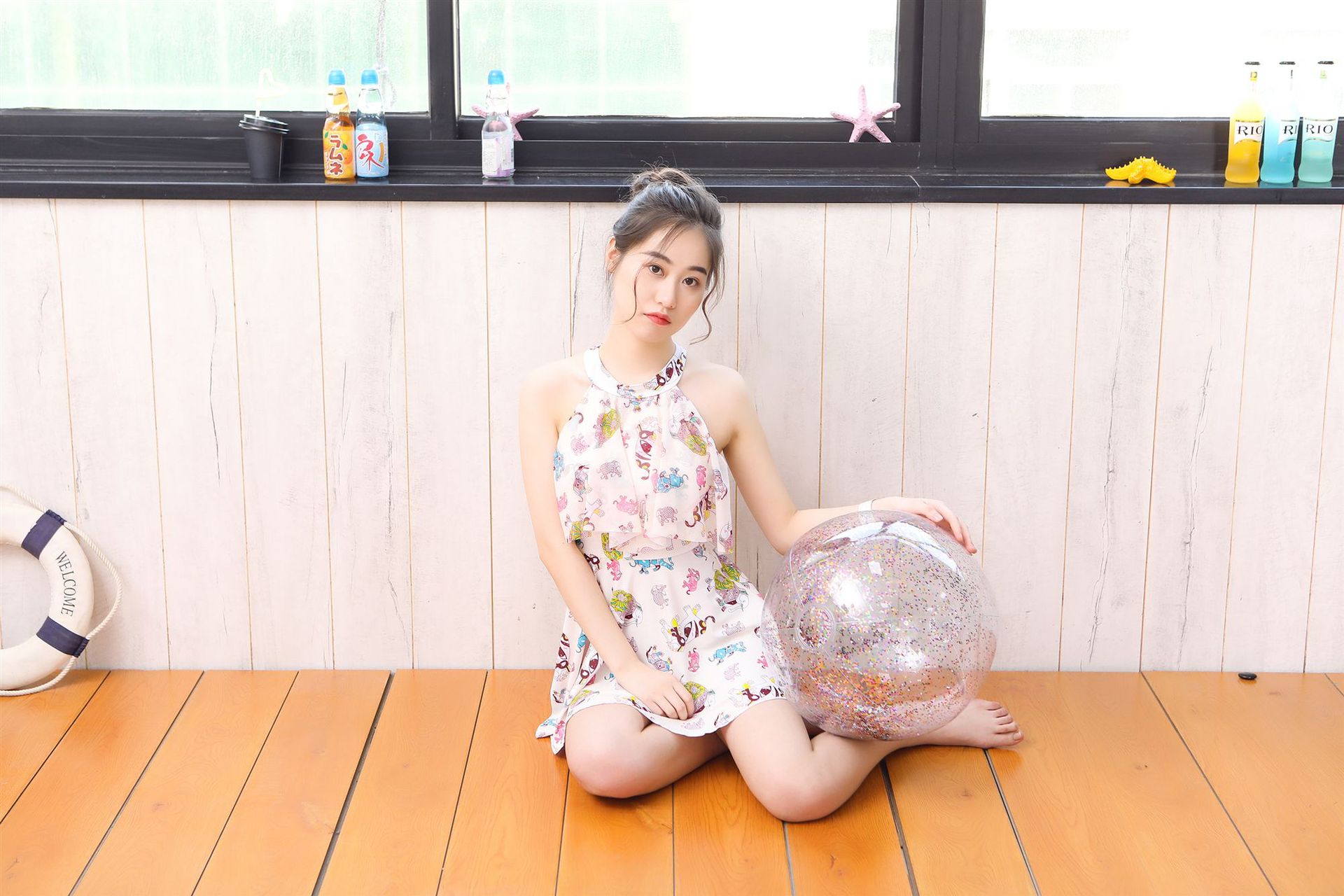 Instagram web celebrity photo props inflatable sequins beach ball transparent PVC ball water toys Instagram web celebrity photo props inflatable sequins beach ball transparent PVC ball water toys