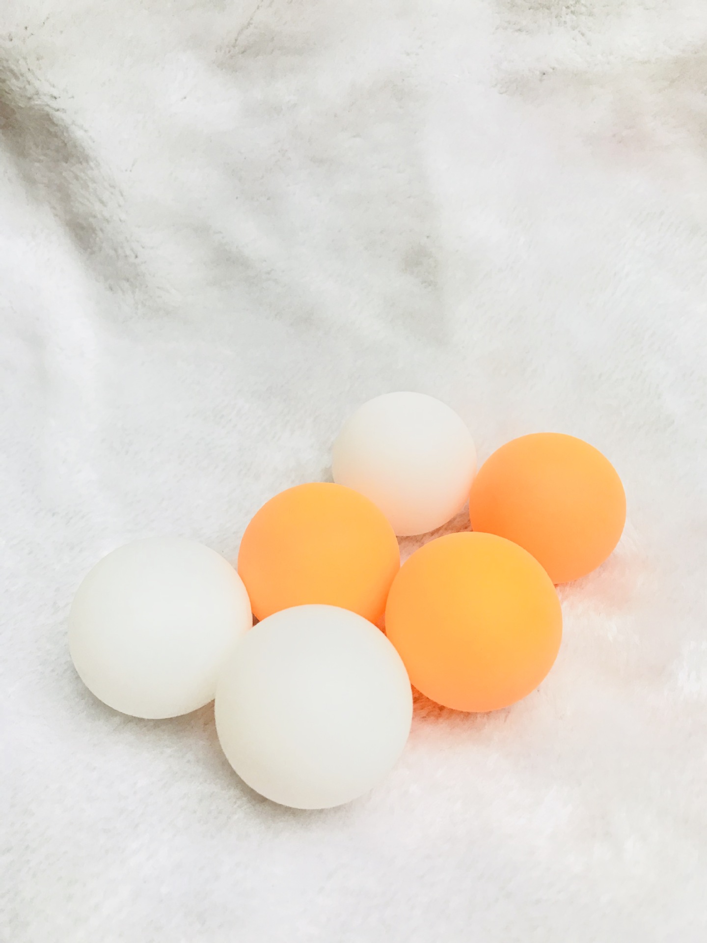 Manufacturer direct sales of OULITE plastic table tennis white 40mm 6 insert card printing LOGO. Manufacturer direct sales of OULITE plastic table tennis white 40mm 6 insert card printing LOGO.