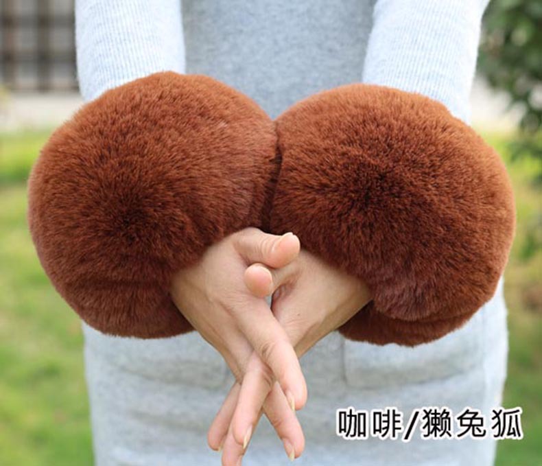 Raccoon Fur Fox Fur Imitation Fur Fur Hand Ring Fur Wristband Women's Oversleeve Imitation Rabbit Fur Bracelet Cuff Wristband Raccoon Fur Fox Fur Imitation Fur Fur Hand Ring Fur Wristband Women's Oversleeve Imitation Rabbit Fur Bracelet Cuff Wristband