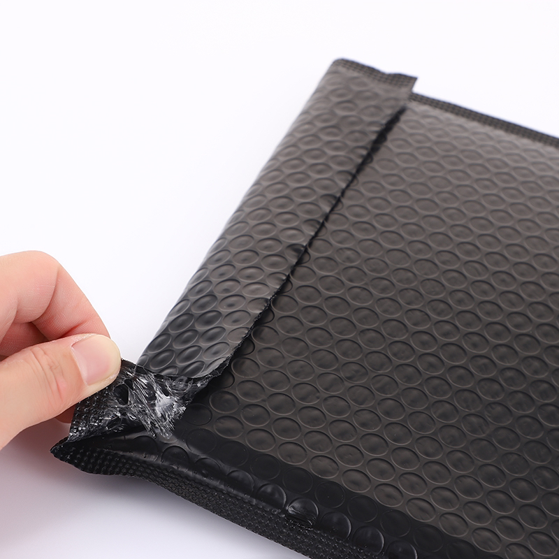 Black Extruded Poly Bubble Mailer Waterproof Bag Shockproof Bag Black Extruded Poly Bubble Mailer Waterproof Bag Shockproof Bag