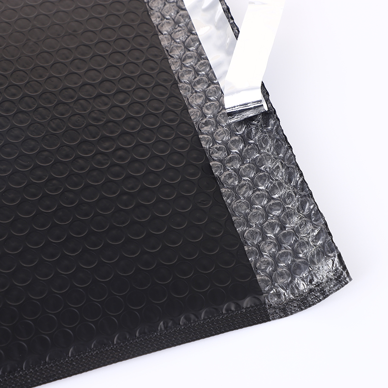 Black Extruded Poly Bubble Mailer Waterproof Bag Shockproof Bag Black Extruded Poly Bubble Mailer Waterproof Bag Shockproof Bag