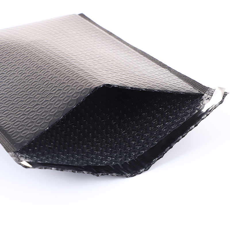 Black Extruded Poly Bubble Mailer Waterproof Bag Shockproof Bag Black Extruded Poly Bubble Mailer Waterproof Bag Shockproof Bag
