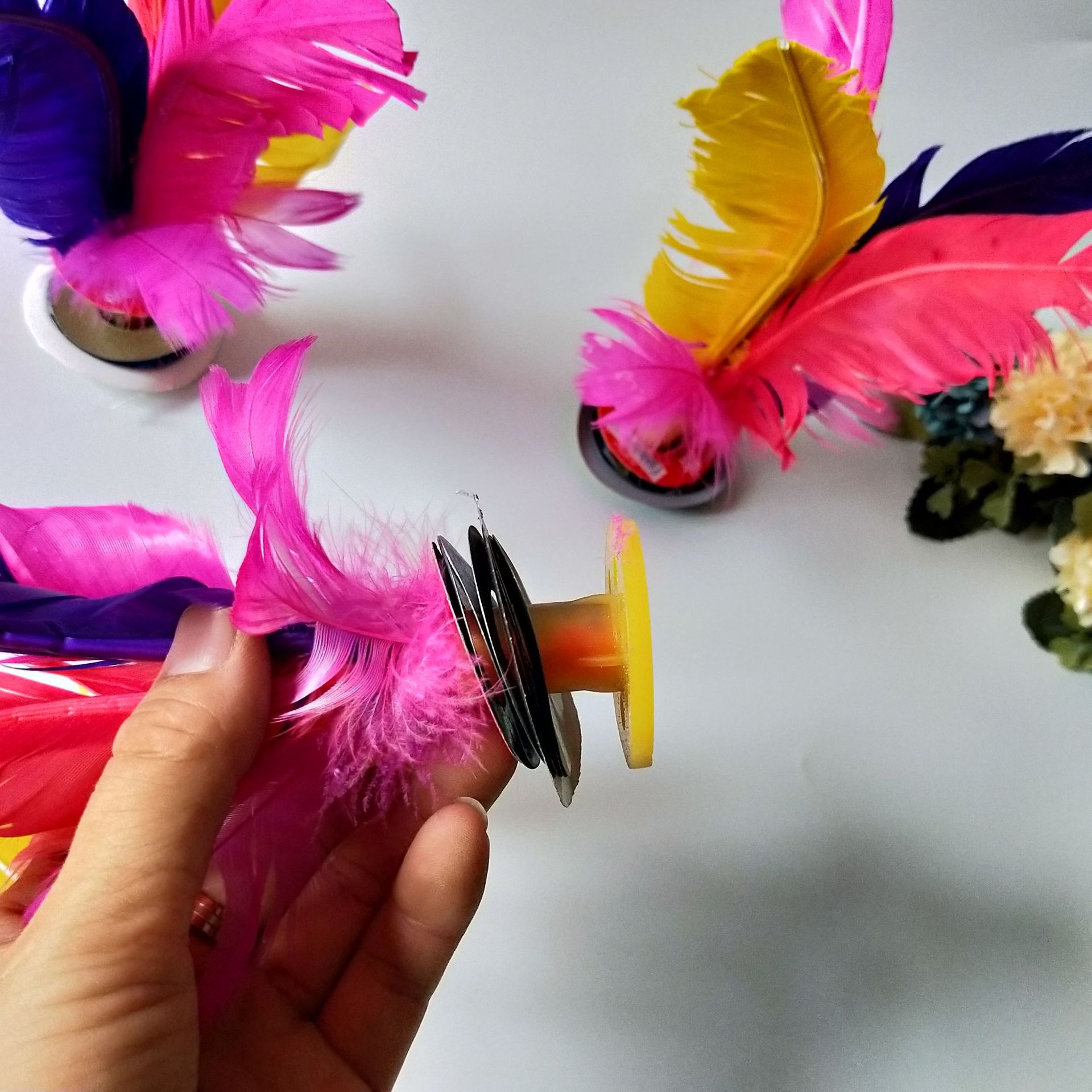 Shuttlecock Color Feather Shuttlecock Color Shuttlecock Traditional Toys Kick Shuttlecock 1 Yuan Special Batch