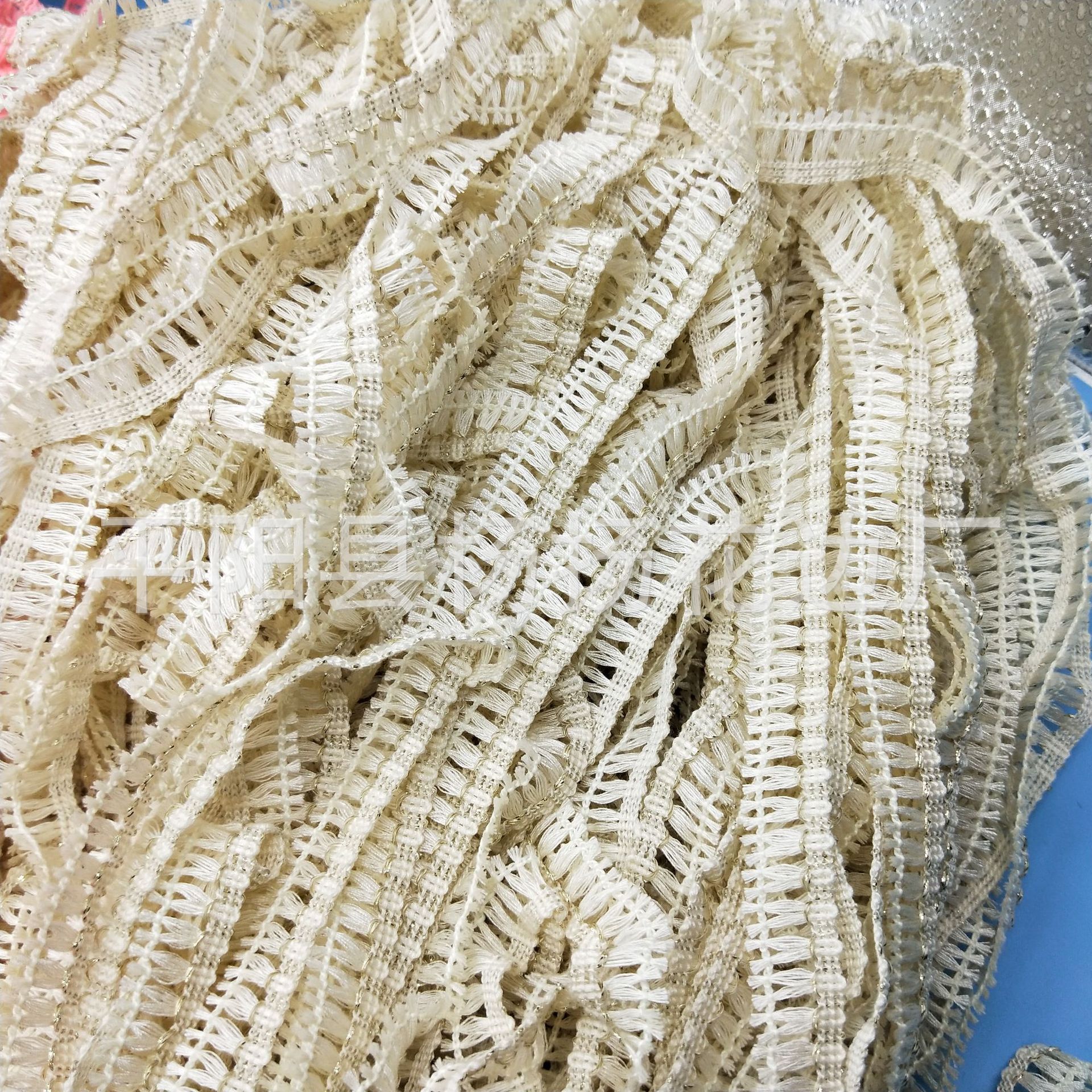 Spot wholesale polyester small row of fringed toothbrushes lace beard scarf clothing cuff accessories saliva towel DIY Spot wholesale polyester small row of fringed toothbrushes lace beard scarf clothing cuff accessories saliva towel DIY