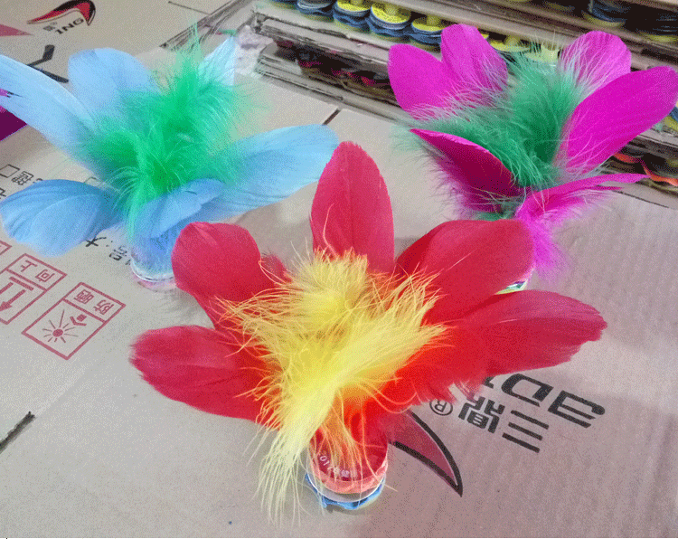 Factory direct selling small color lotus shuttlecock chicken goose feather students fitness entertainment competition Factory direct selling small color lotus shuttlecock chicken goose feather students fitness entertainment competition