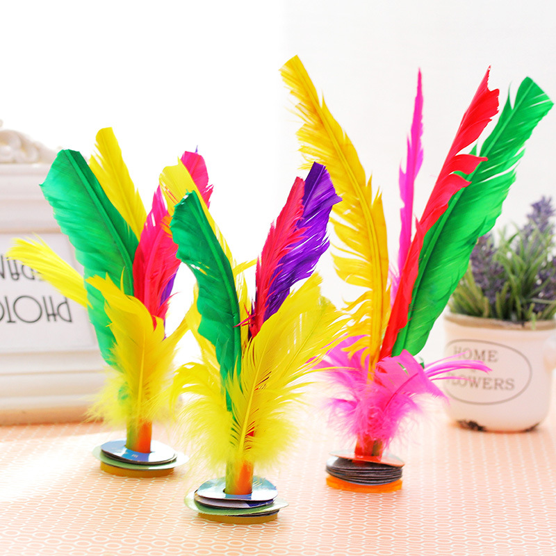 Manufacturer&#039;s direct selling of color 21cm goose feather shuttlecock shuttlecock with iron plate for kicking children&#039;s 