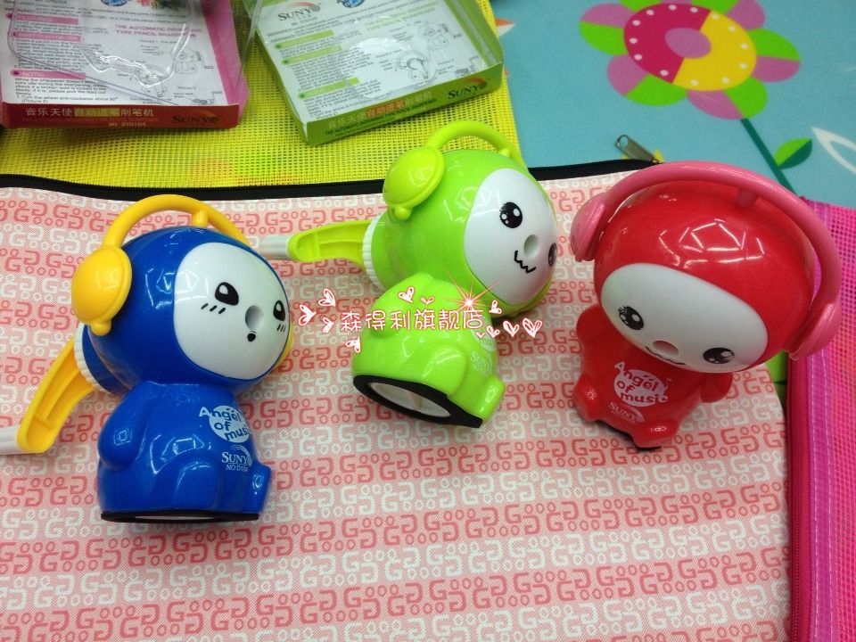 Cartoon style hand-chipping pen machine Korean version of fine students take the initiative into pencil sharpener Cartoon style hand-chipping pen machine Korean version of fine students take the initiative into pencil sharpener