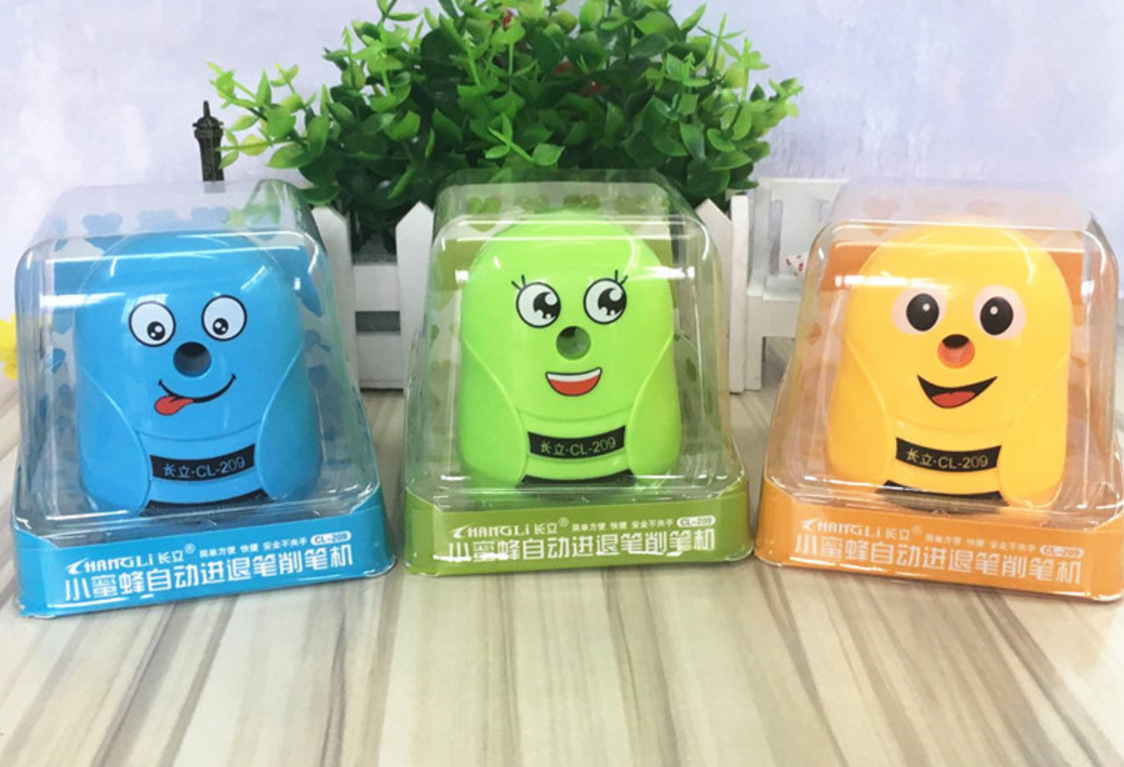Manufacturer direct-selling cartoon bee automatically back and forth sharpener hand pencil sharpener